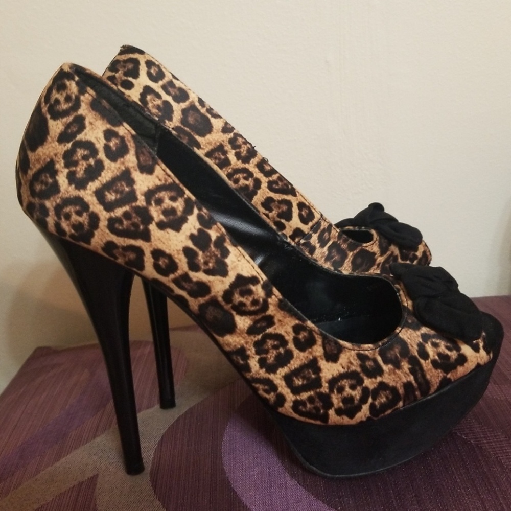 Charlotte Russe Shoes - Picture 2 of 2